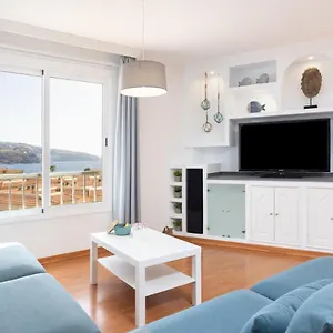 https://home2book-sunny-quiet-beach-house-pool.in-canary-islands.com